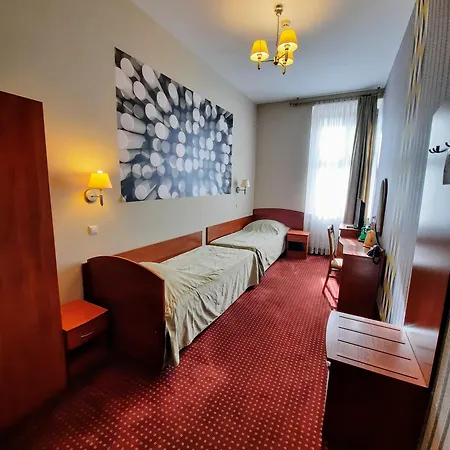 Aneks Kazimierz 3*