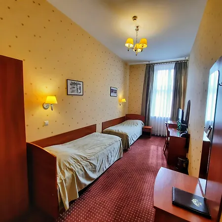 阿奈克斯卡兹米尔兹酒店 3*