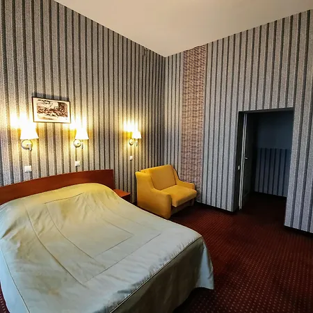 酒店 阿奈克斯卡兹米尔兹酒店 3*