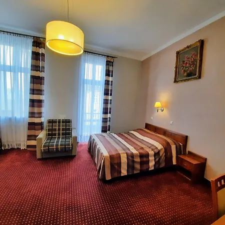 Aneks Kazimierz 3*