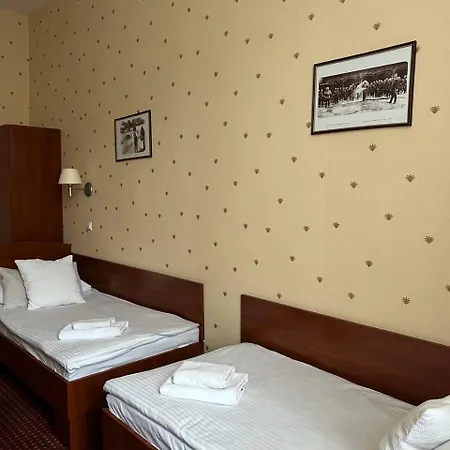 Aneks Kazimierz 3*