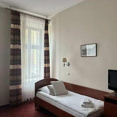 Aneks Kazimierz 3*